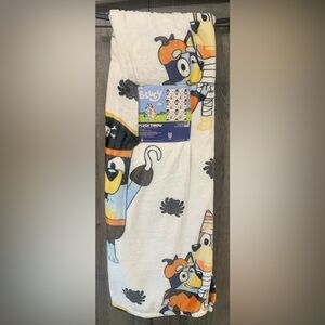 New Bluey Bingo Bandit Chili Heeler Halloween 50x70 Throw Blanket Tag & Hanger